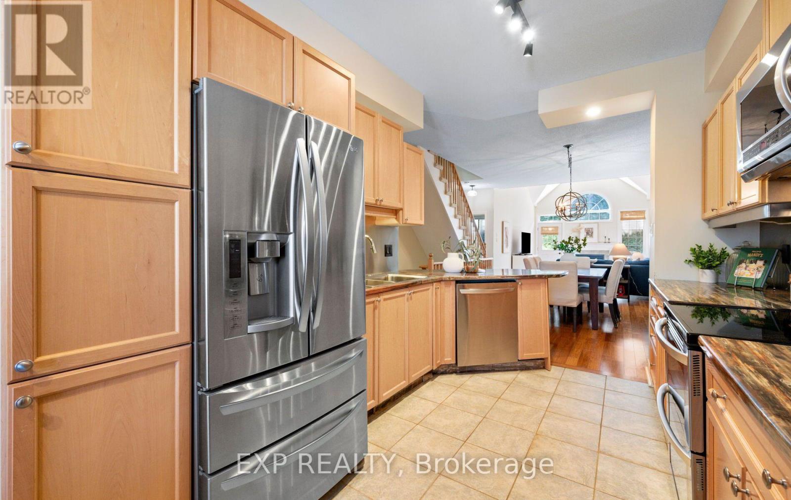 27 - 110 Napier Street W Property Photo 15