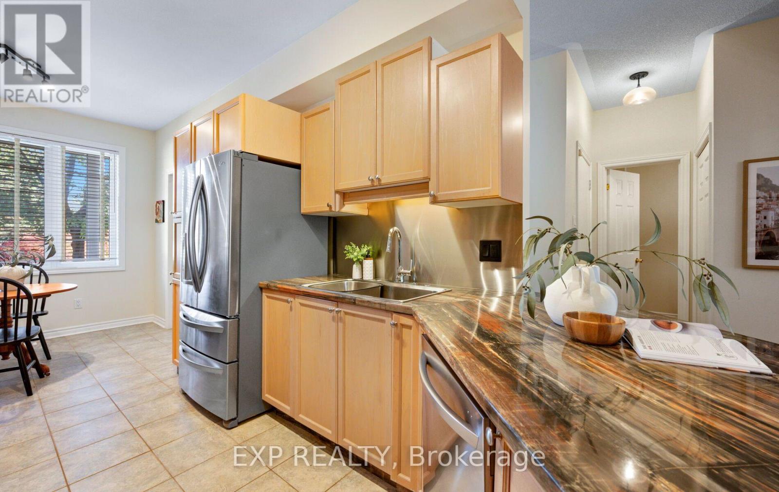 27 - 110 Napier Street W Property Photo 17