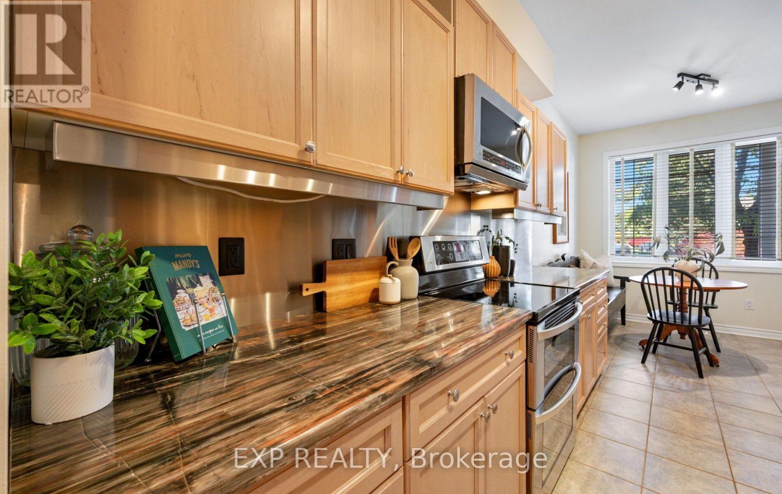 27 - 110 Napier Street W Property Photo 18