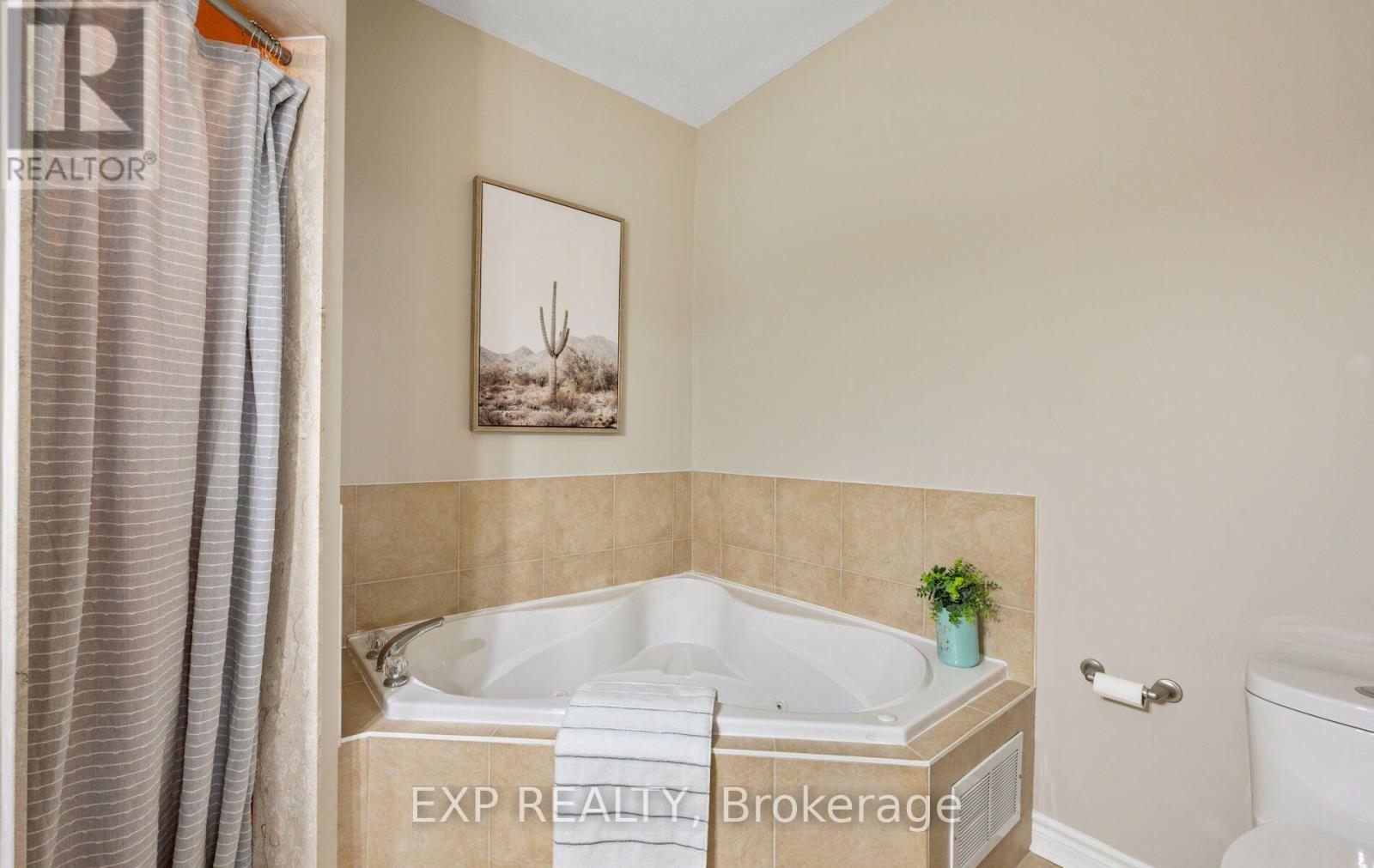27 - 110 Napier Street W Property Photo 23