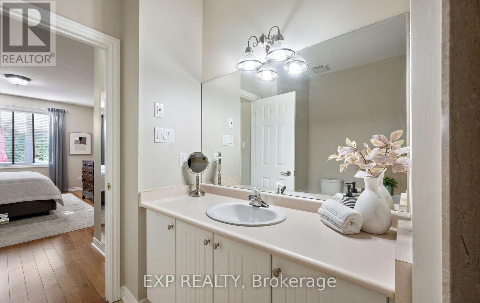 27 - 110 Napier Street W Property Photo 24