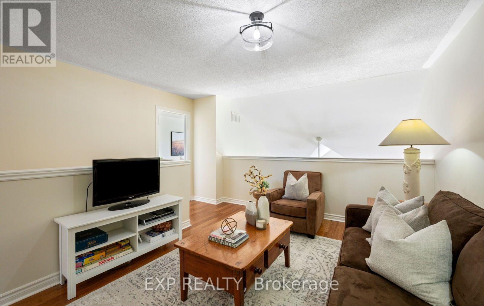 27 - 110 Napier Street W Property Photo 27