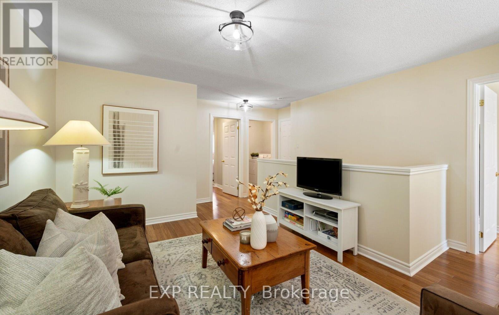 27 - 110 Napier Street W Property Photo 28