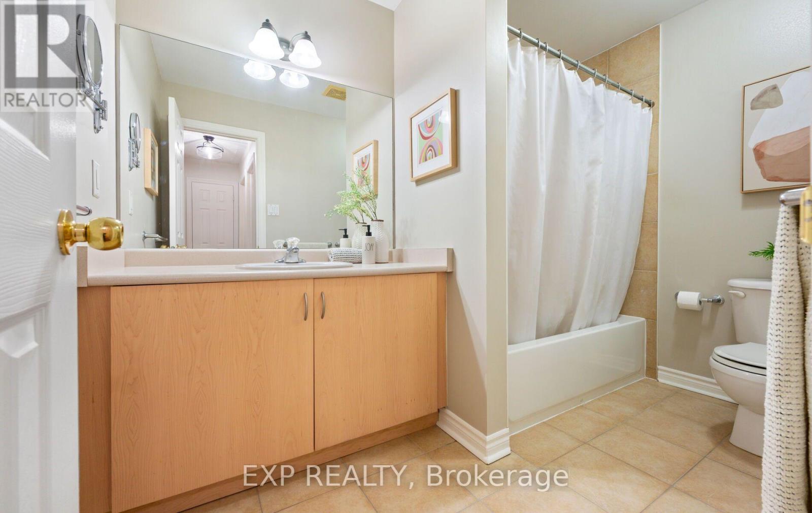 27 - 110 Napier Street W Property Photo 33