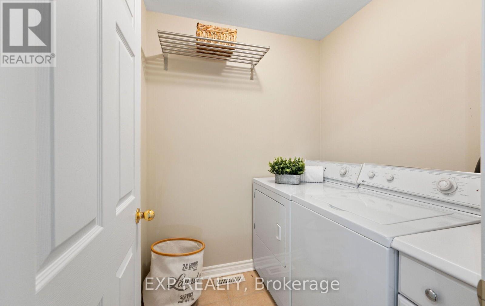 27 - 110 Napier Street W Property Photo 35