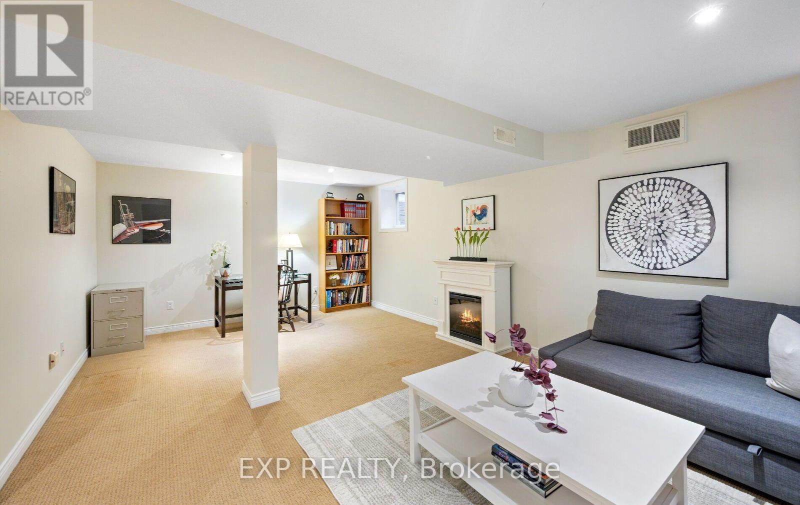 27 - 110 Napier Street W Property Photo 37