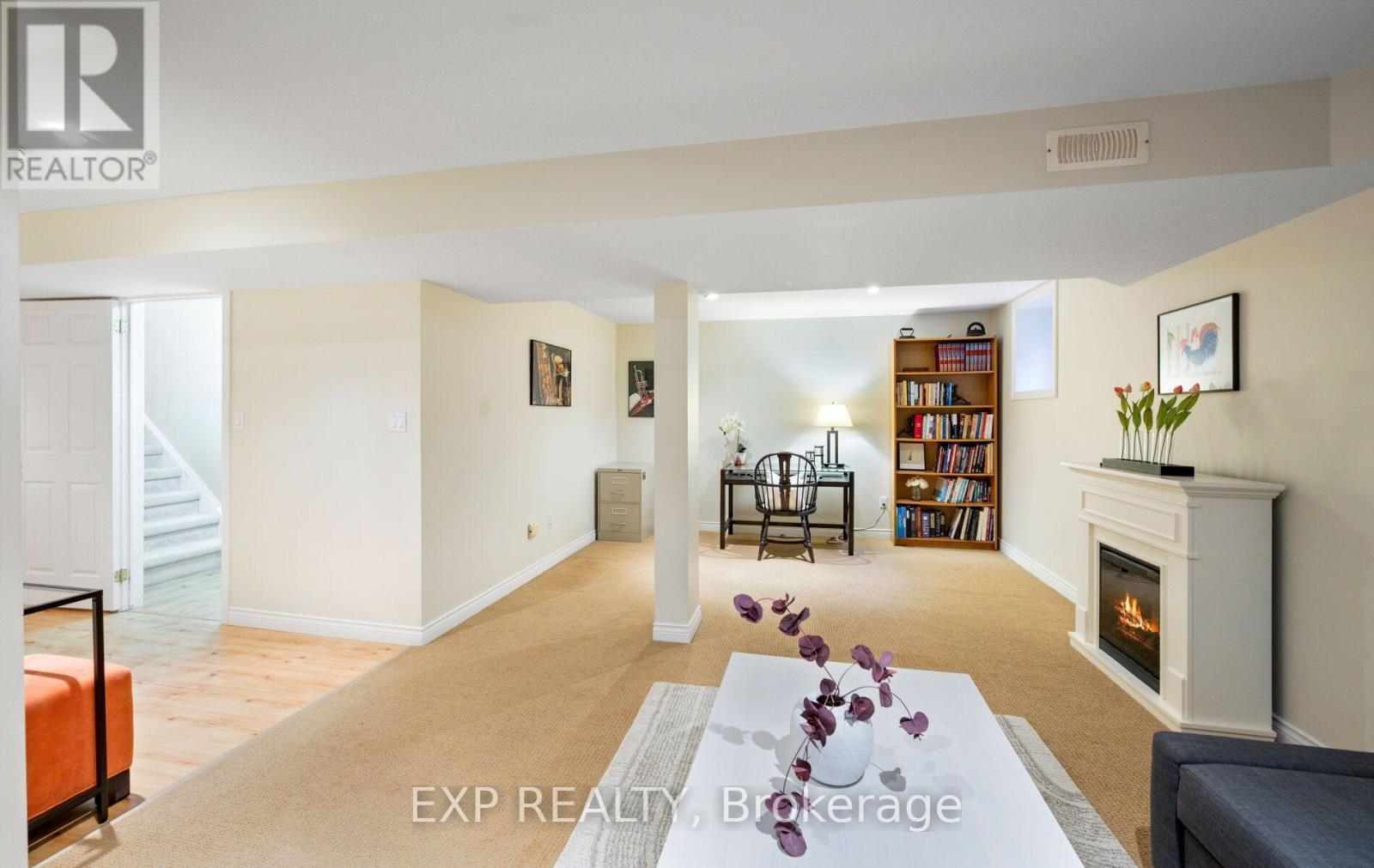 27 - 110 Napier Street W Property Photo 38