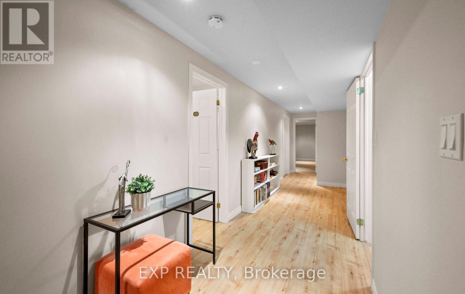 27 - 110 Napier Street W Property Photo 39