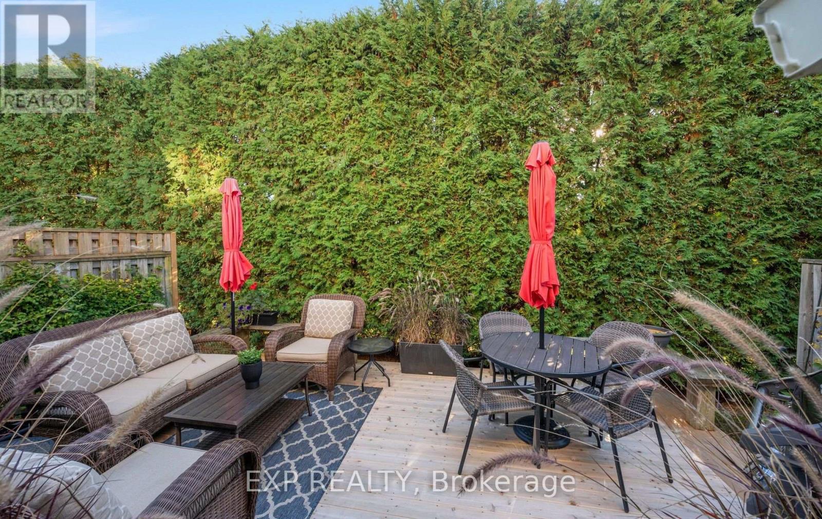 27 - 110 Napier Street W Property Photo 43