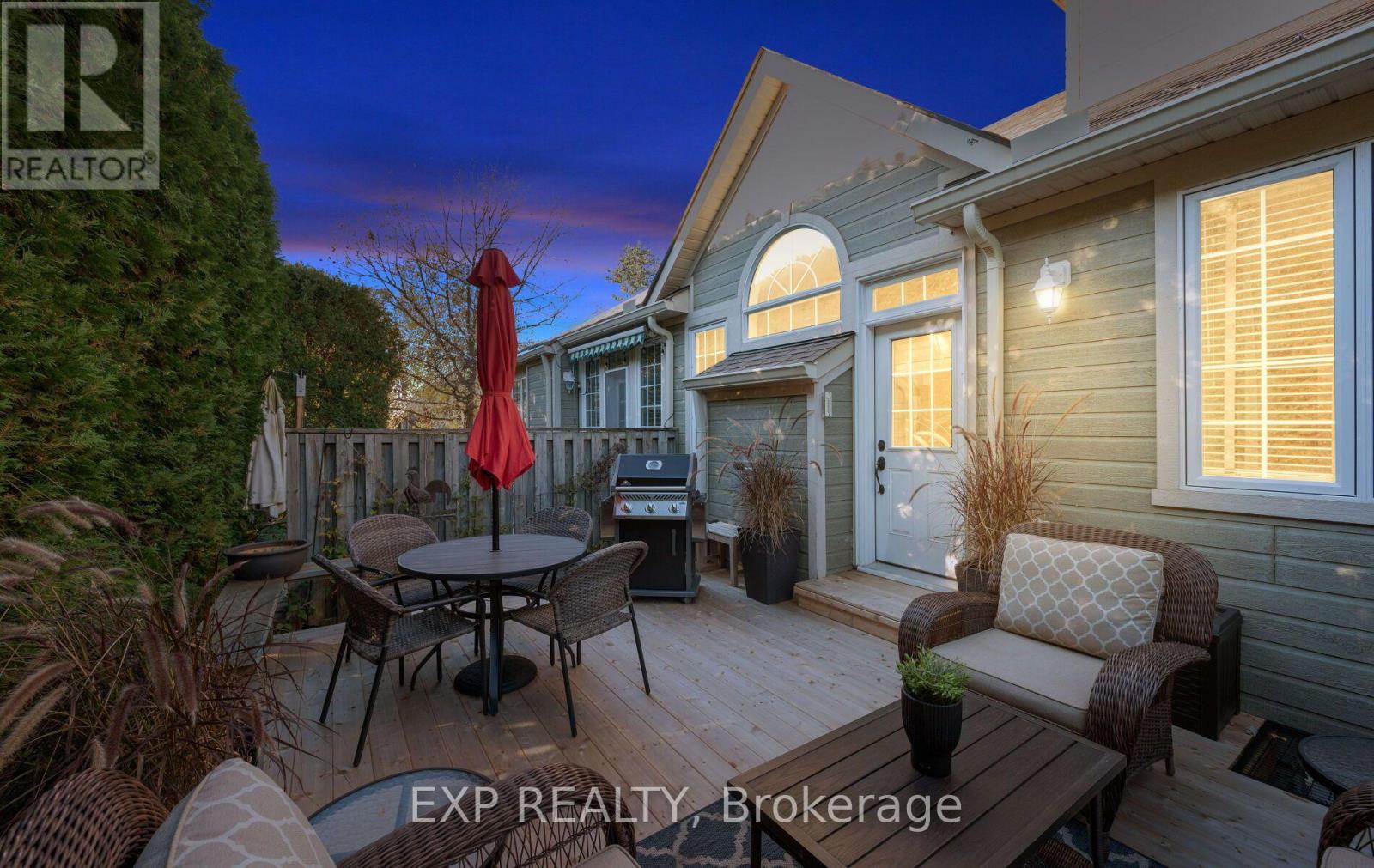 27 - 110 Napier Street W Property Photo 44