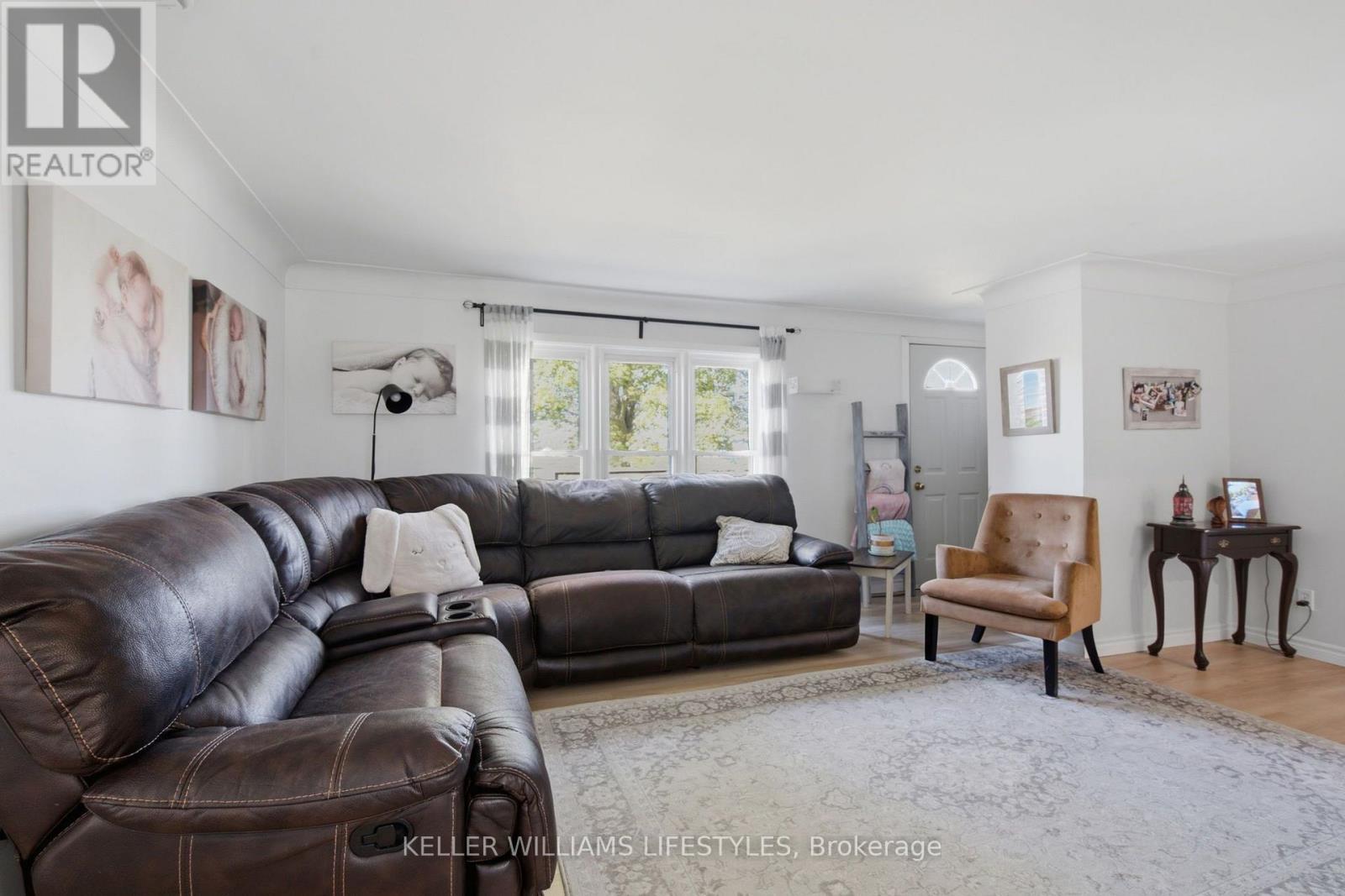 7512 Fairview Road Property Photo 7