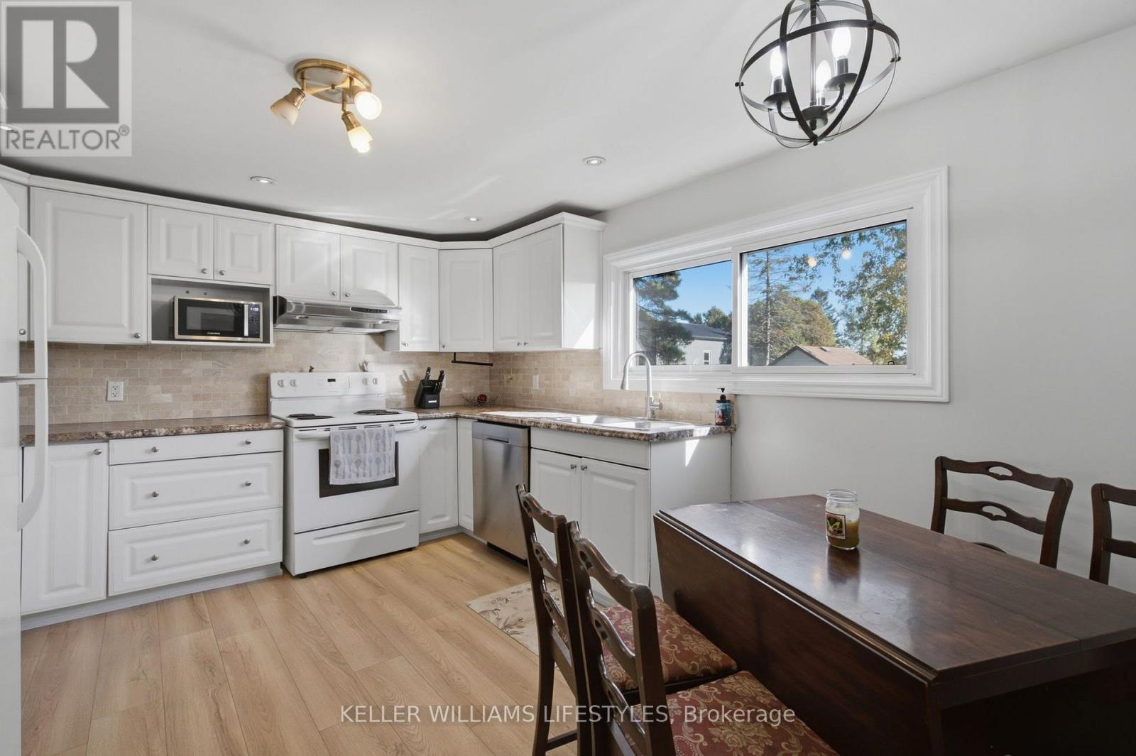7512 Fairview Road Property Photo 9