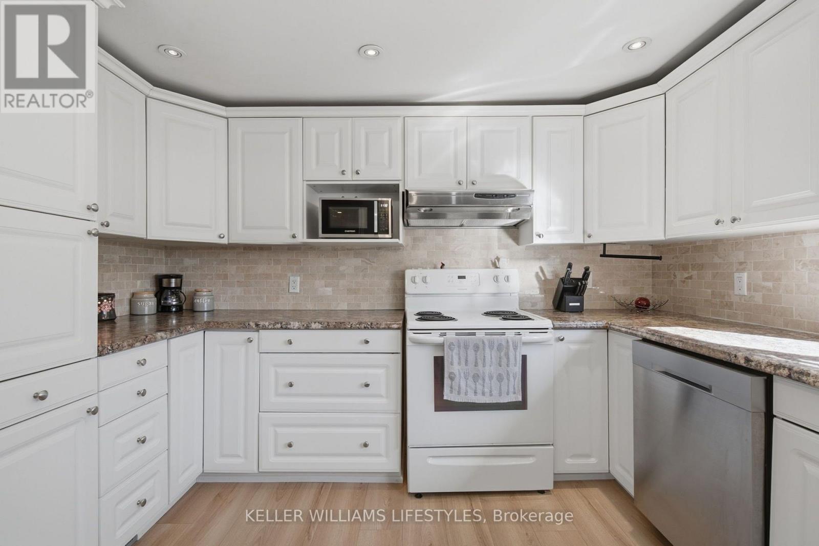 7512 Fairview Road Property Photo 11
