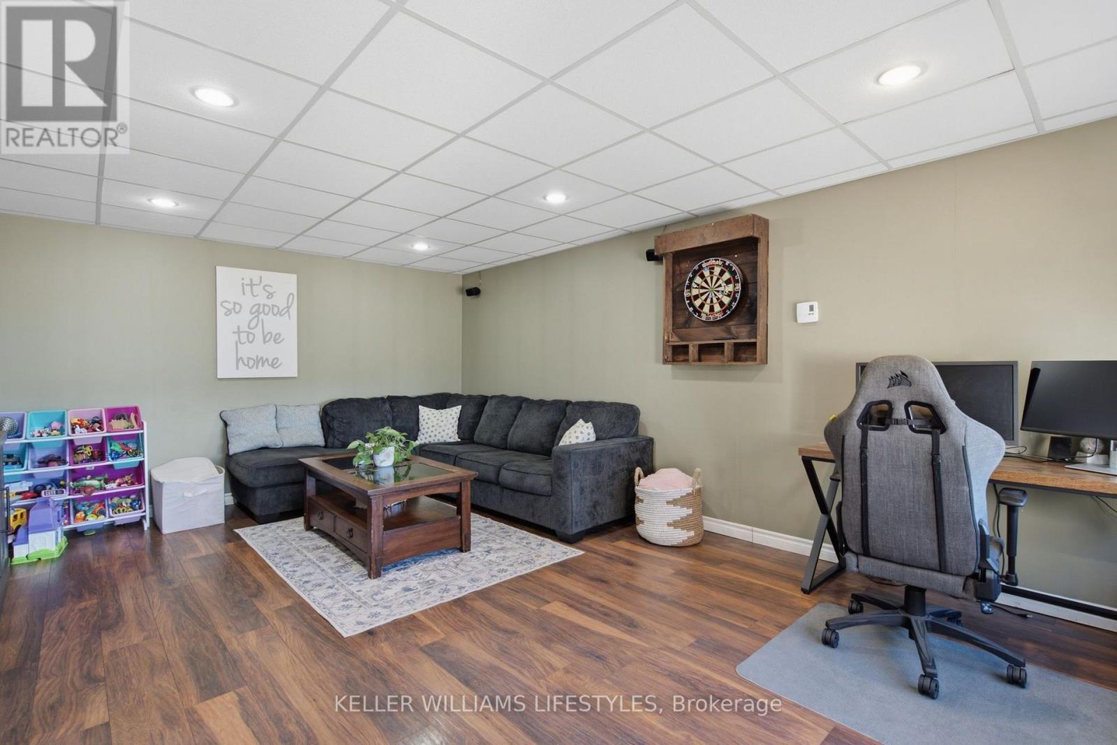 7512 Fairview Road Property Photo 15