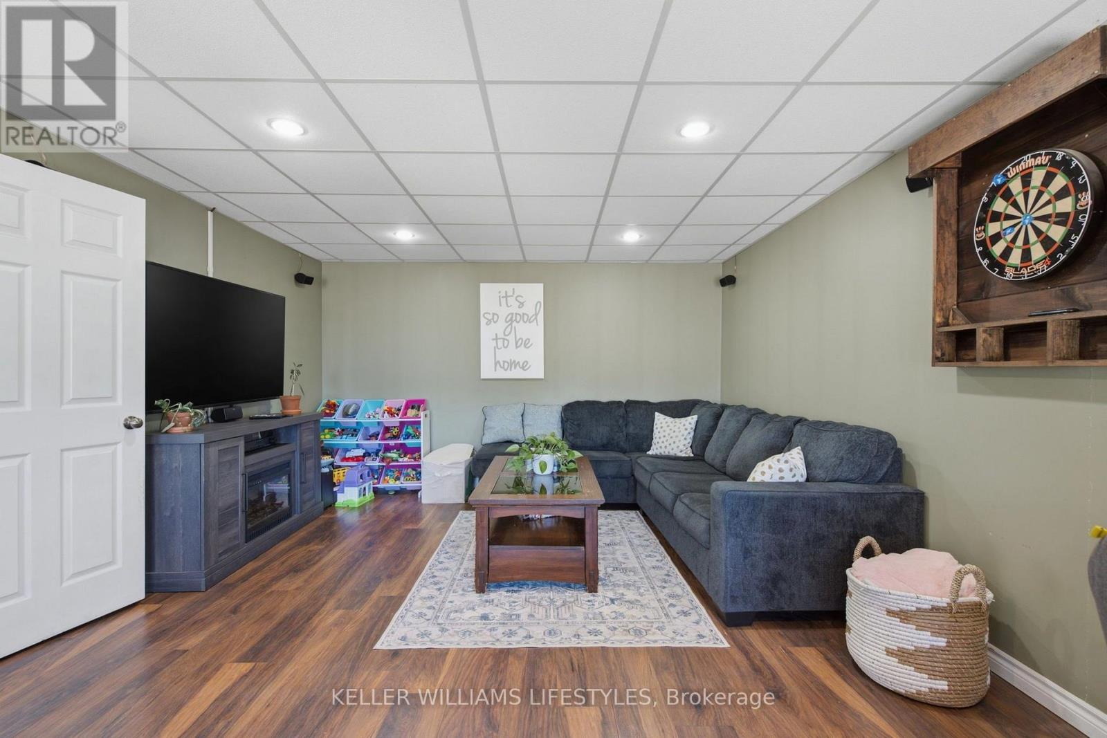 7512 Fairview Road Property Photo 16
