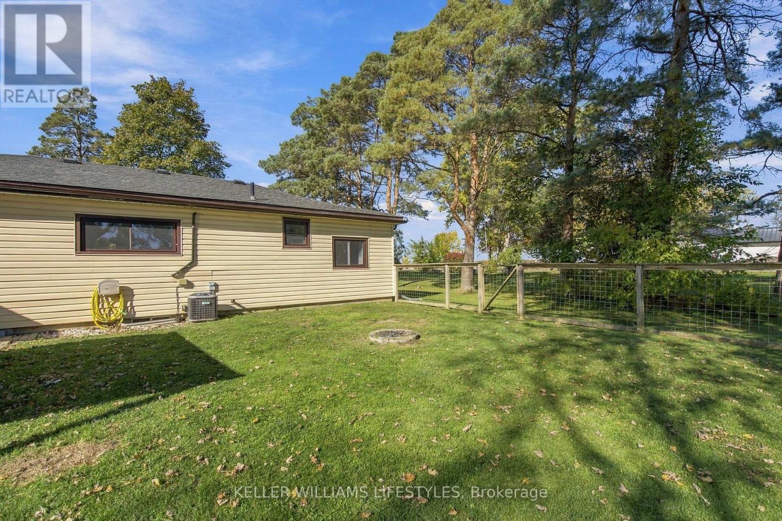 7512 Fairview Road Property Photo 31