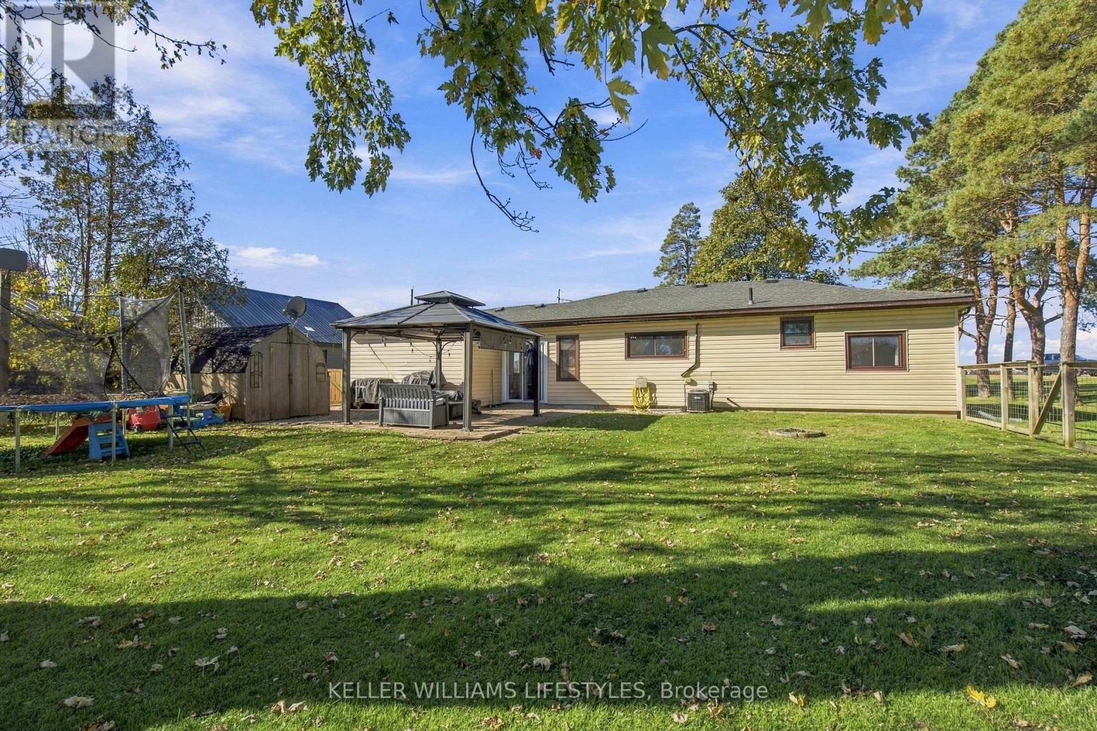 7512 Fairview Road Property Photo 34