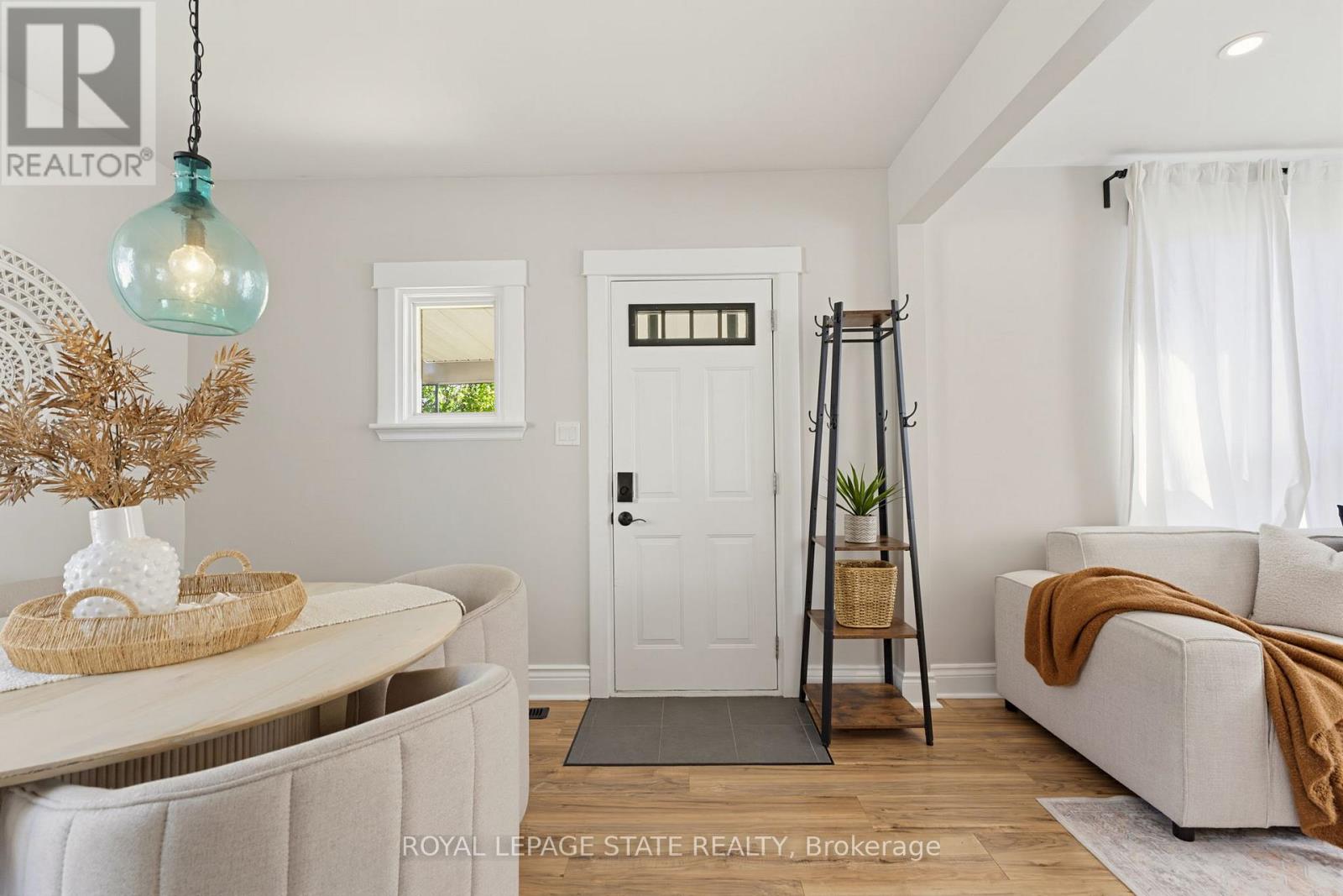 206 Craigroyston Road Property Photo 5