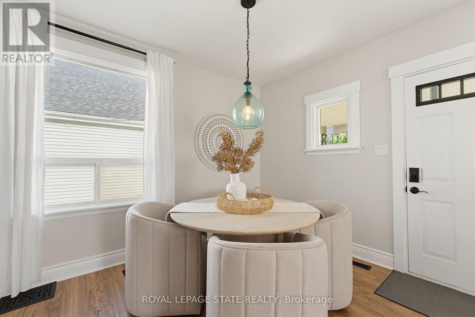 206 Craigroyston Road Property Photo 6