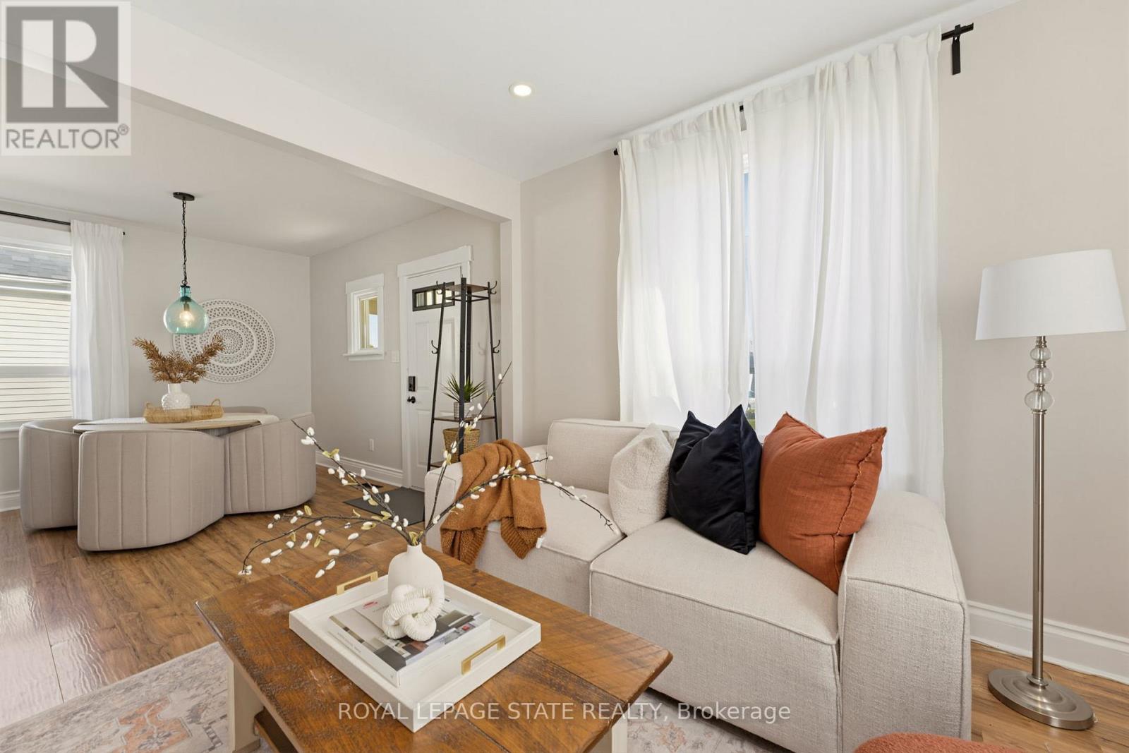206 Craigroyston Road Property Photo 10
