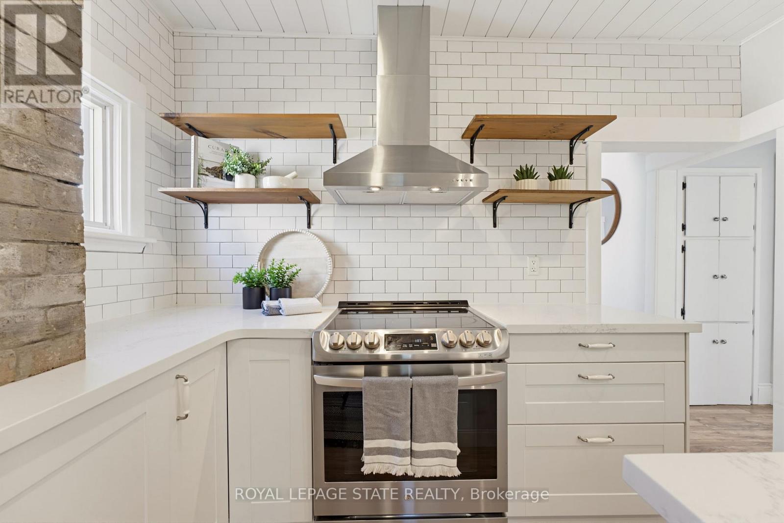 206 Craigroyston Road Property Photo 17