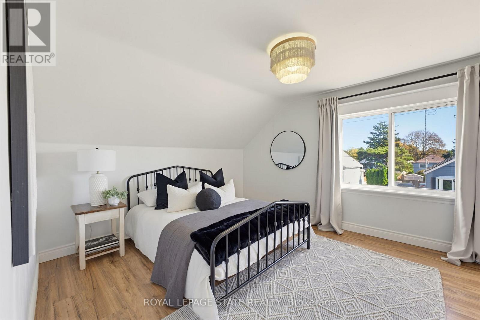 206 Craigroyston Road Property Photo 27