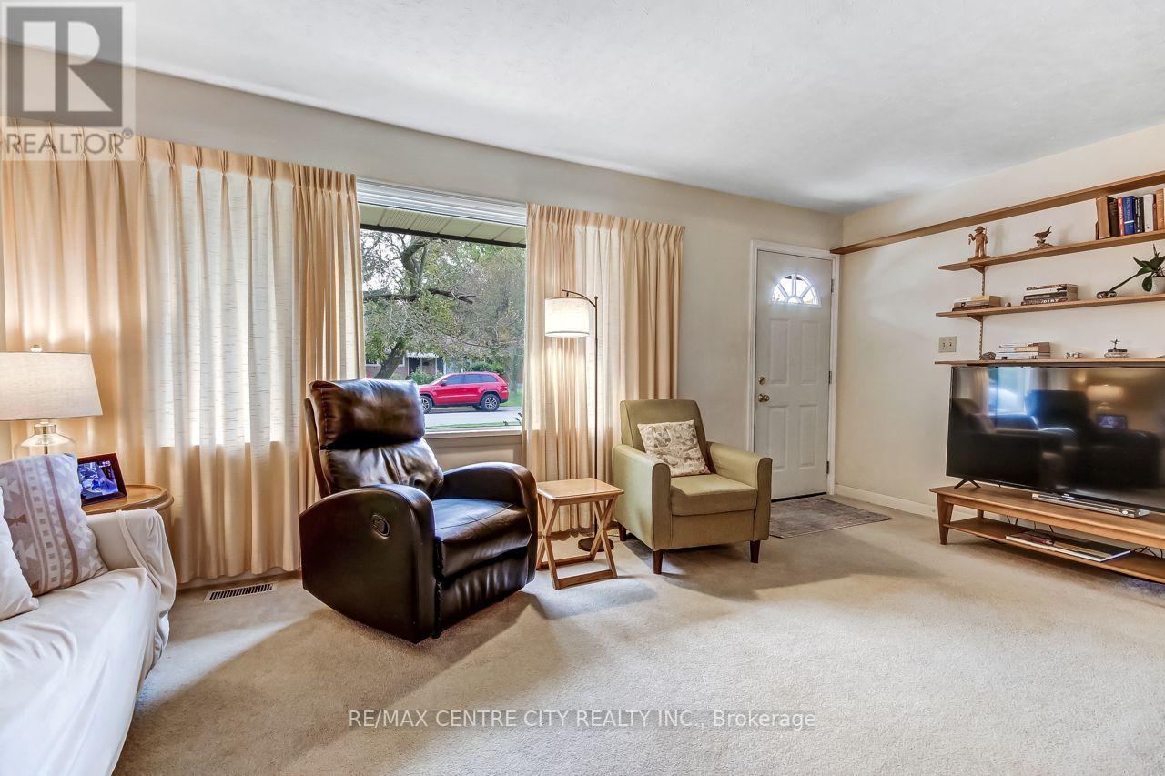 19 Rapelje Street Property Photo 3