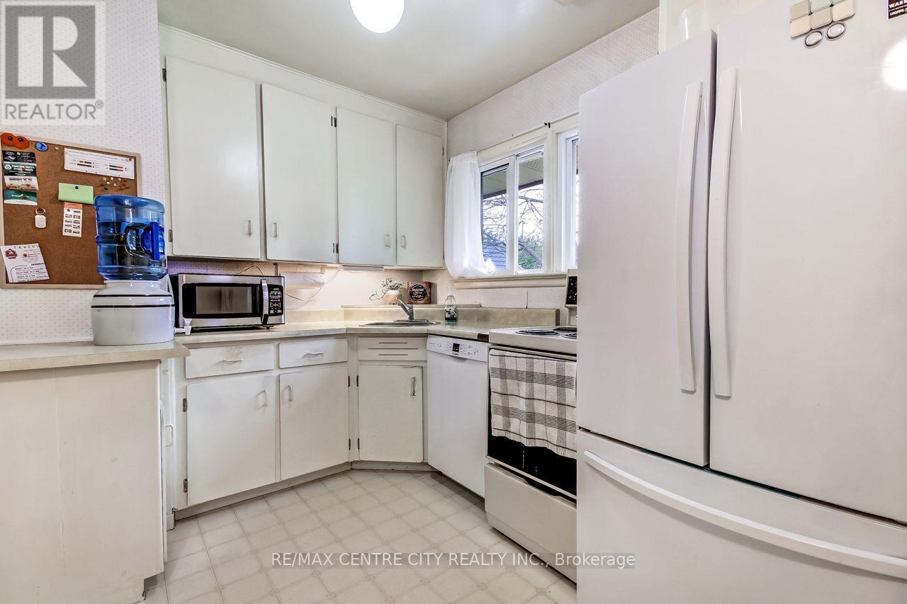 19 Rapelje Street Property Photo 7