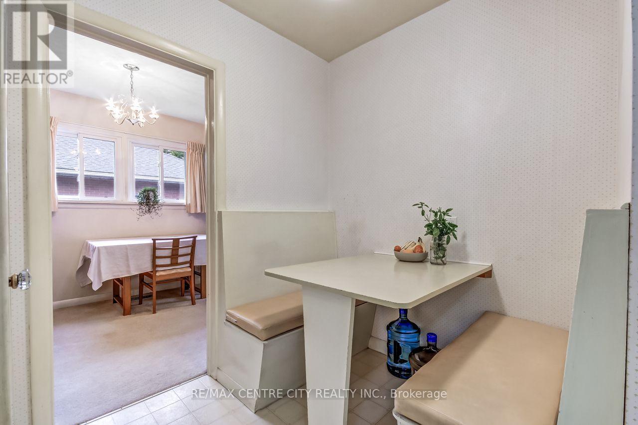 19 Rapelje Street Property Photo 8