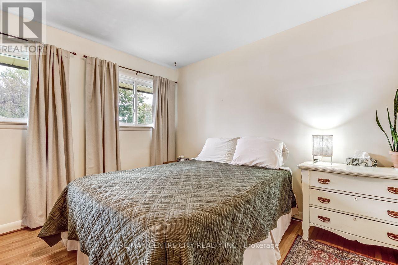 19 Rapelje Street Property Photo 11