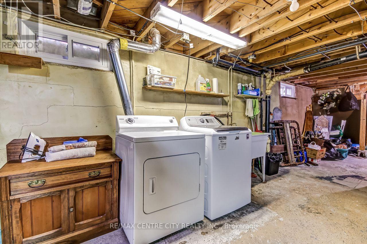 19 Rapelje Street Property Photo 16