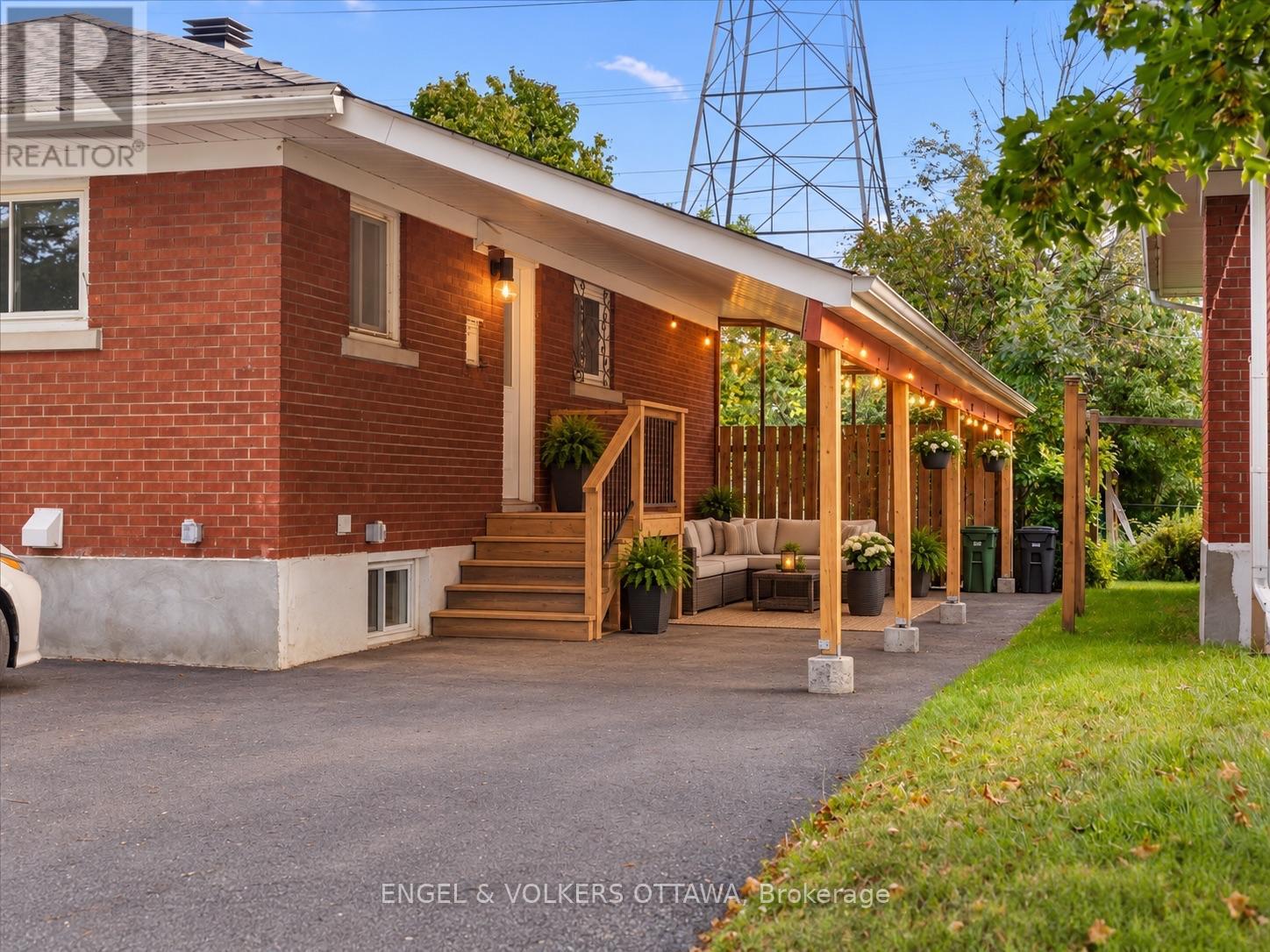 B - 616 BROWNING AVENUE Property Photo 1