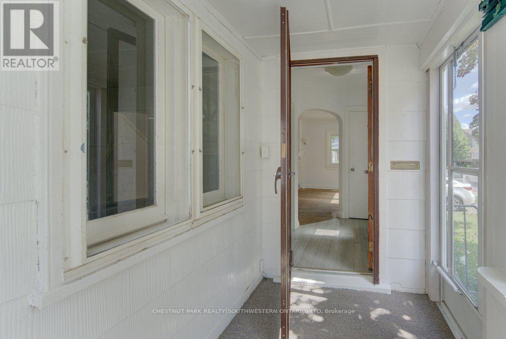 8 Marshall Street Property Photo 4