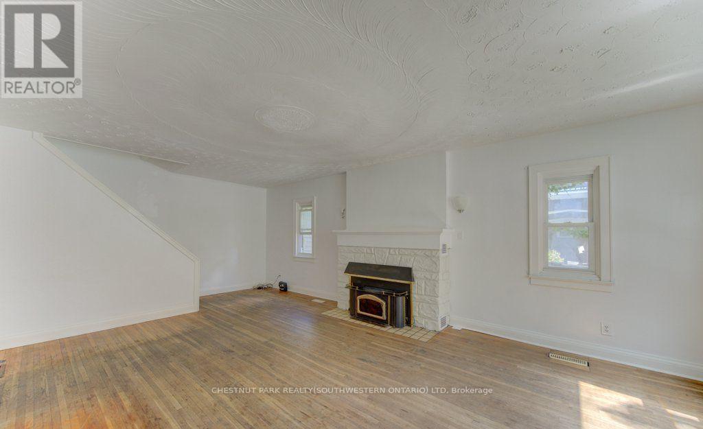 8 Marshall Street Property Photo 5