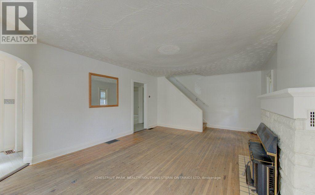 8 Marshall Street Property Photo 6