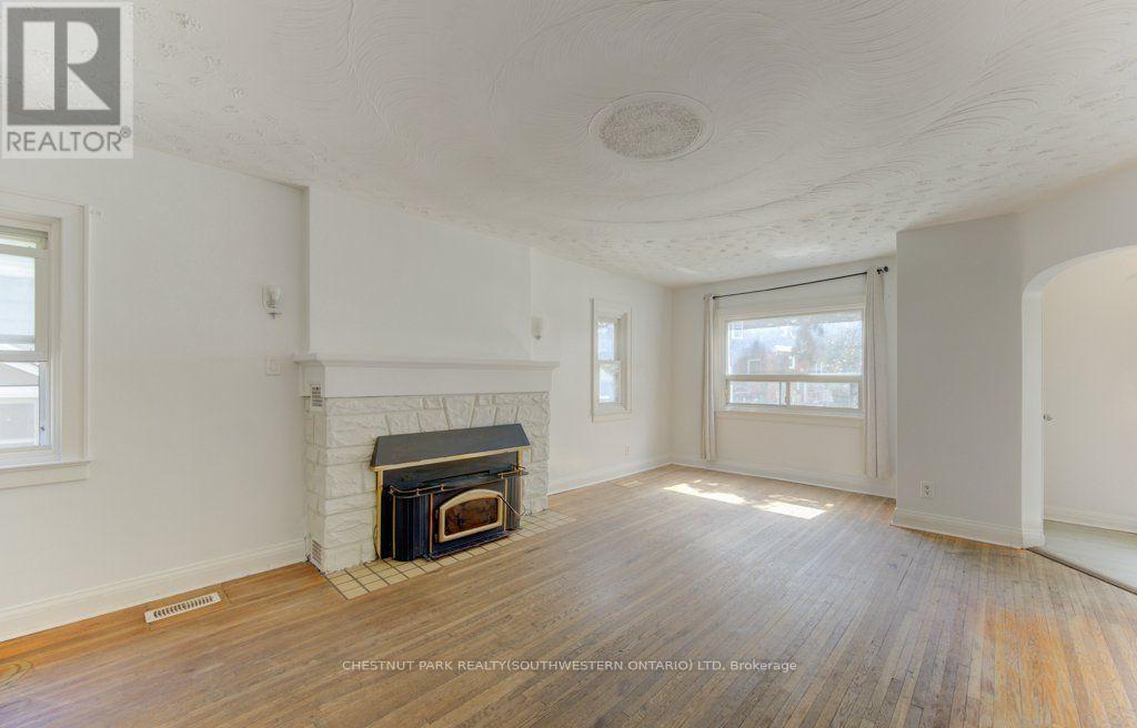 8 Marshall Street Property Photo 7