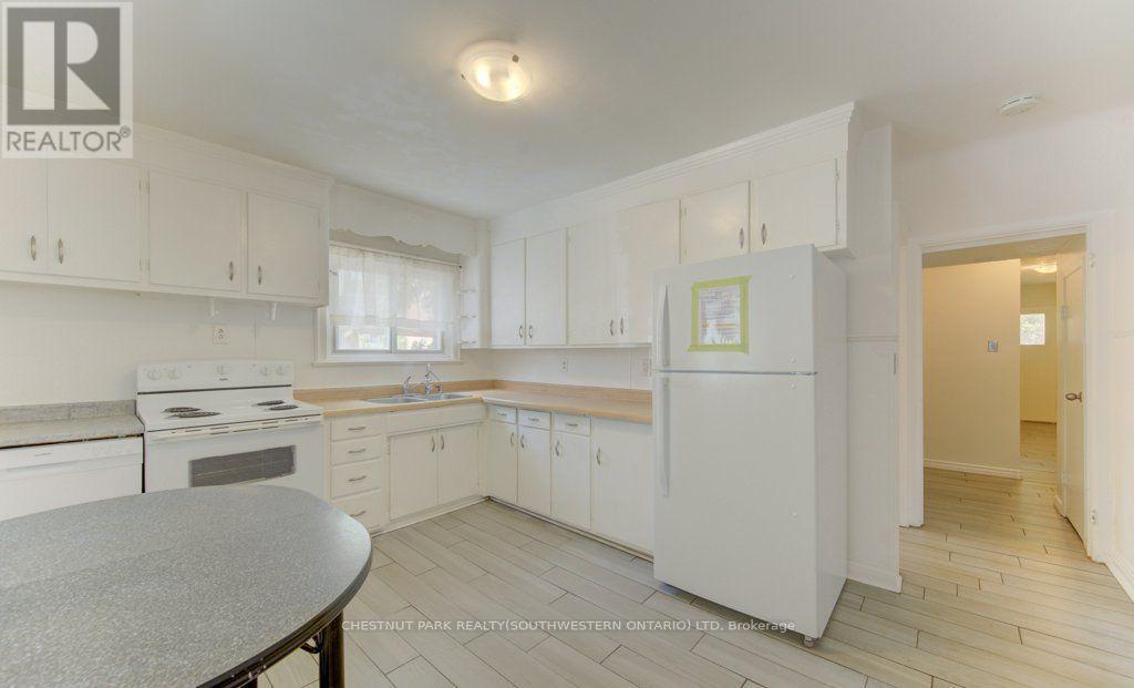 8 Marshall Street Property Photo 10