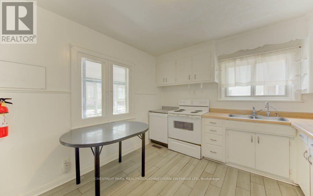 8 Marshall Street Property Photo 12