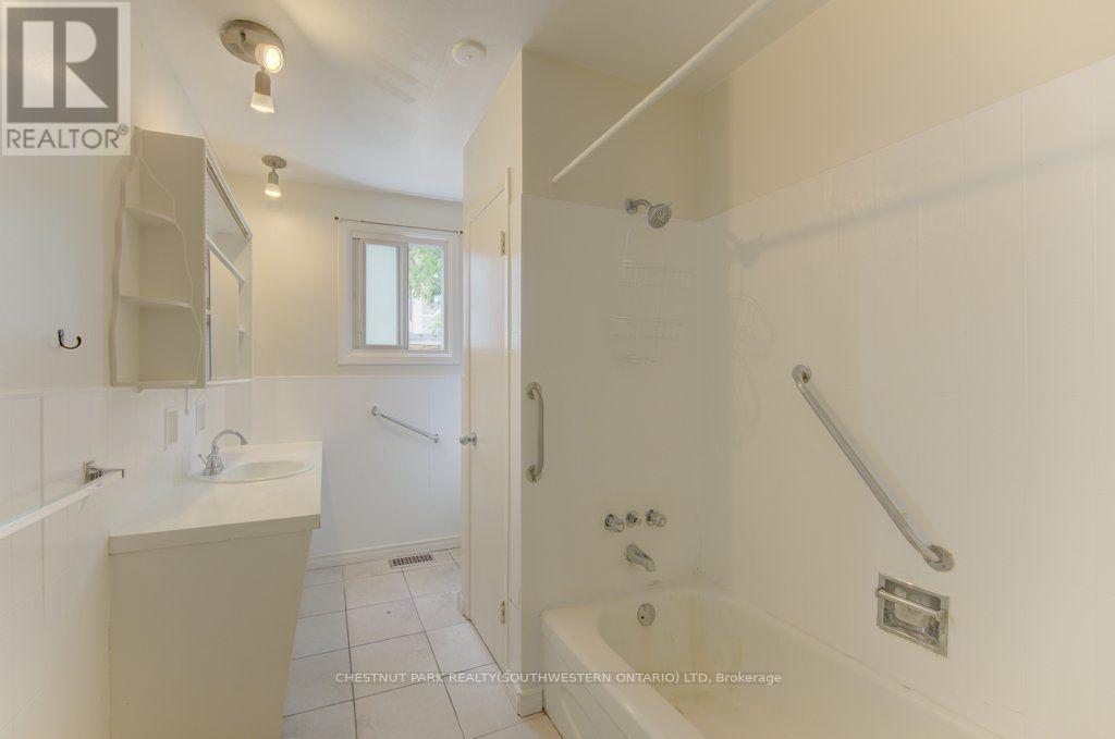 8 Marshall Street Property Photo 13