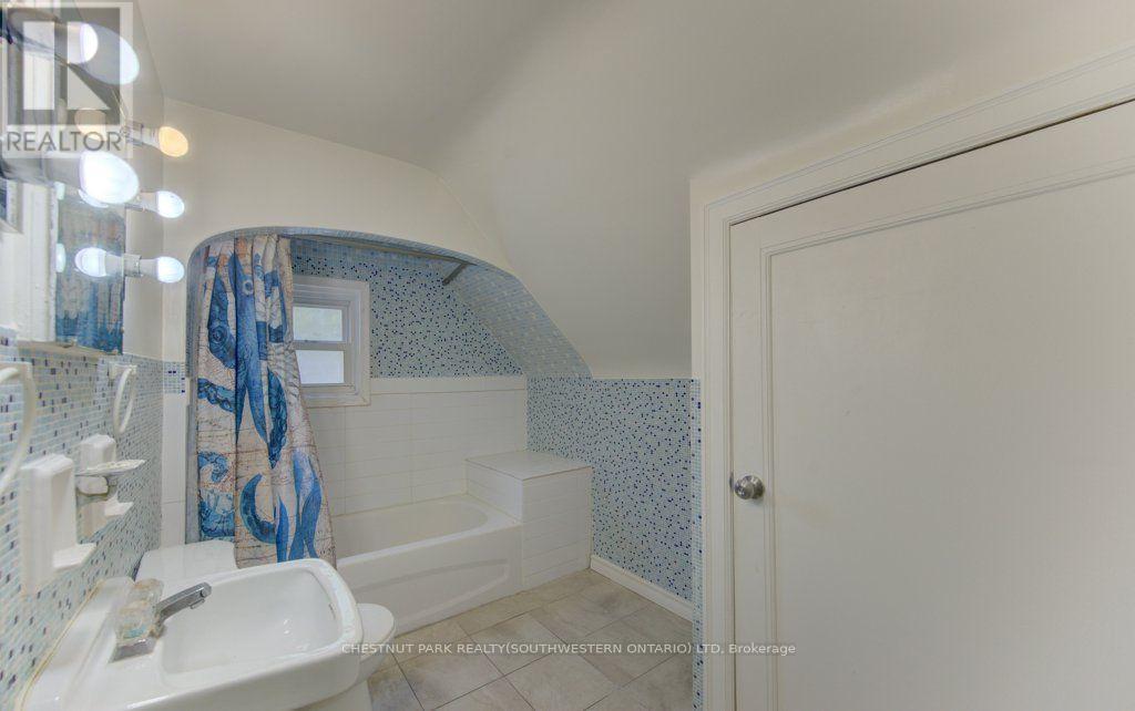 8 Marshall Street Property Photo 17