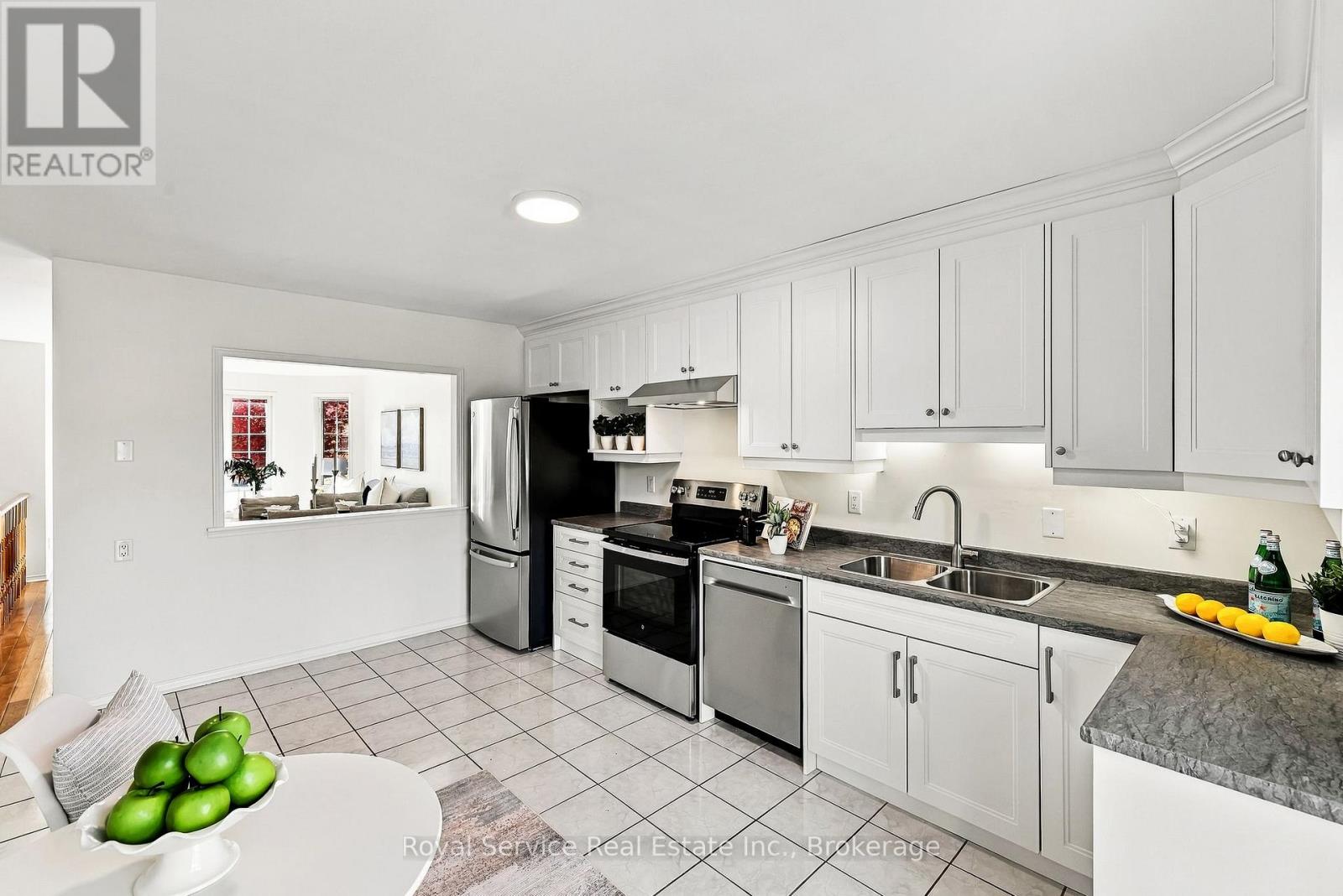 432 Duffy Street Property Photo 13