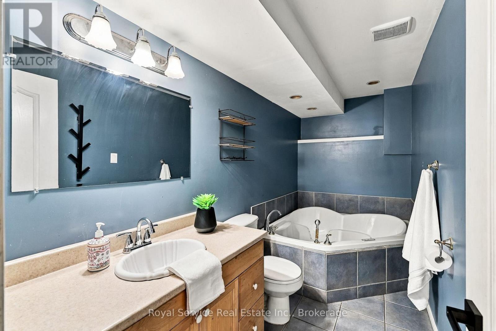 432 Duffy Street Property Photo 34