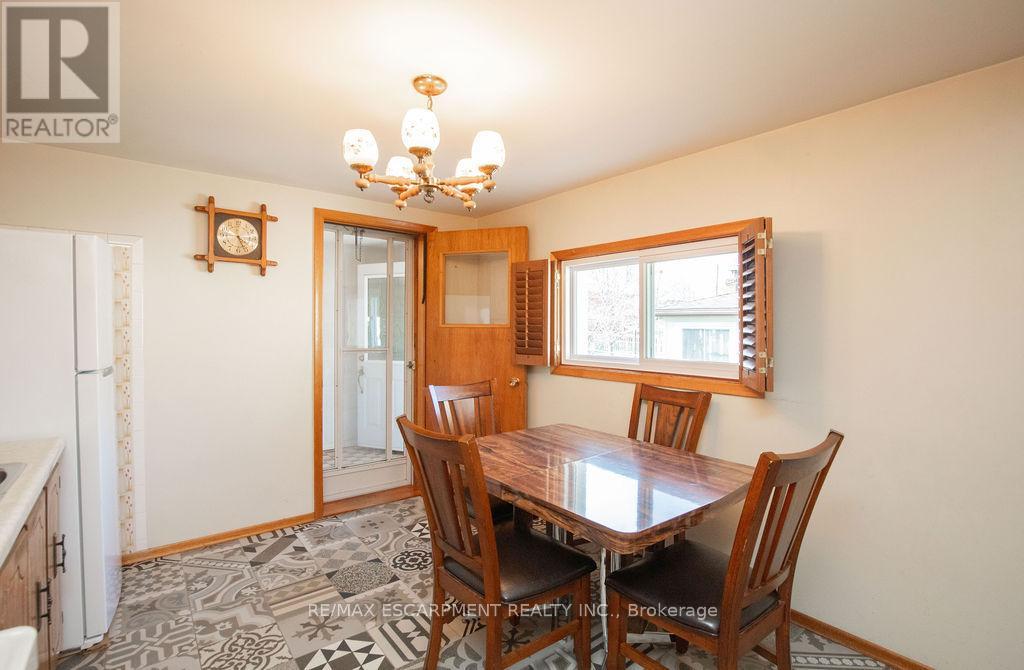 91 Pearl Street N Property Photo 9