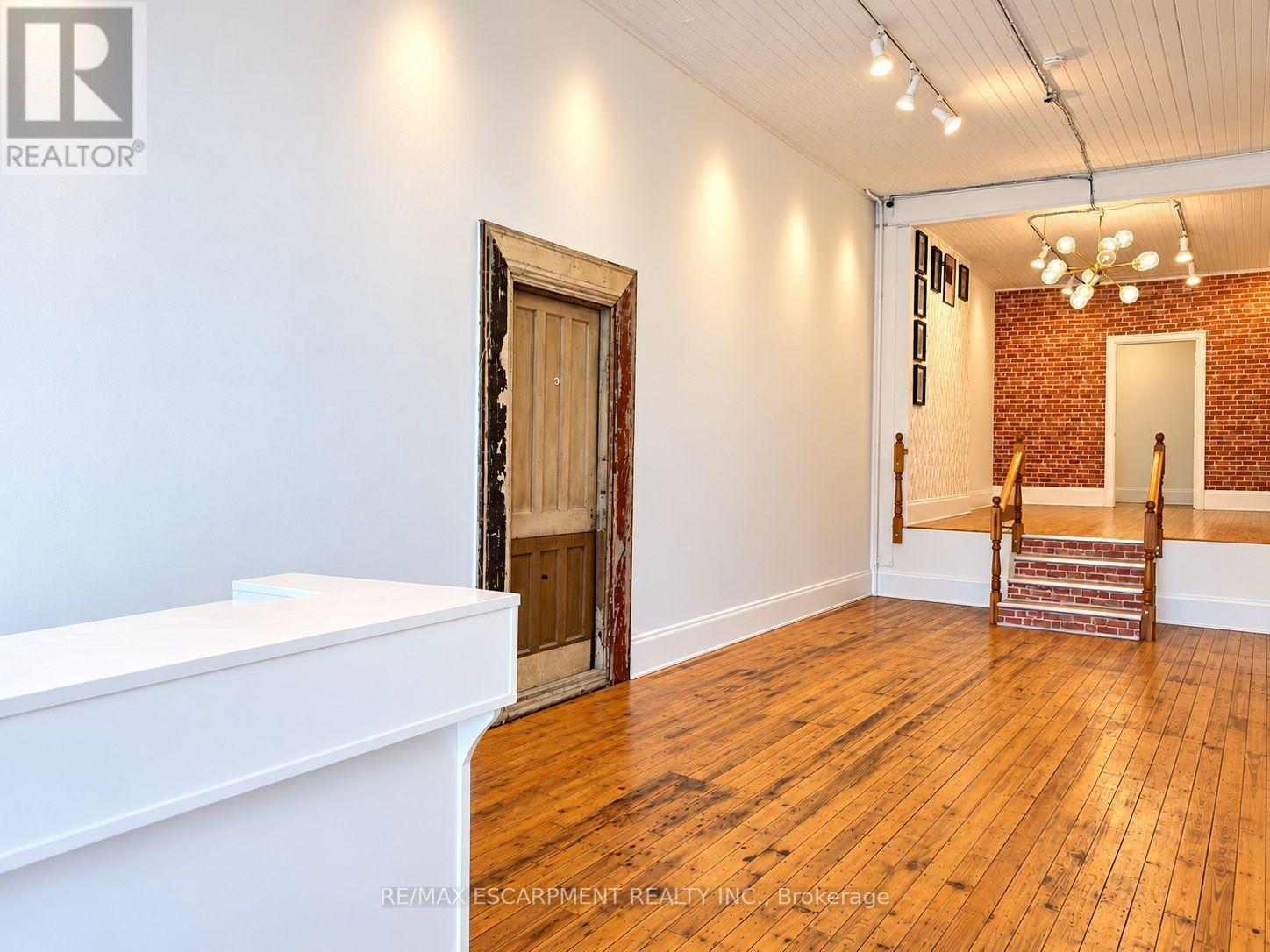 133 James Street N Property Photo 2