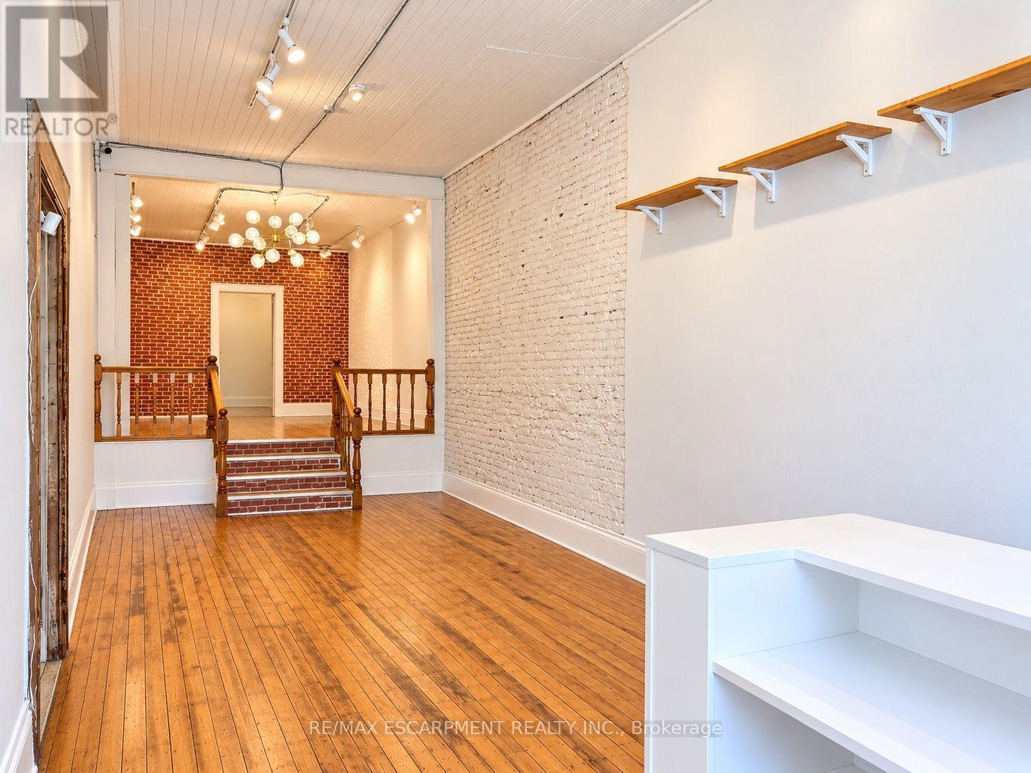 133 James Street N Property Photo 4