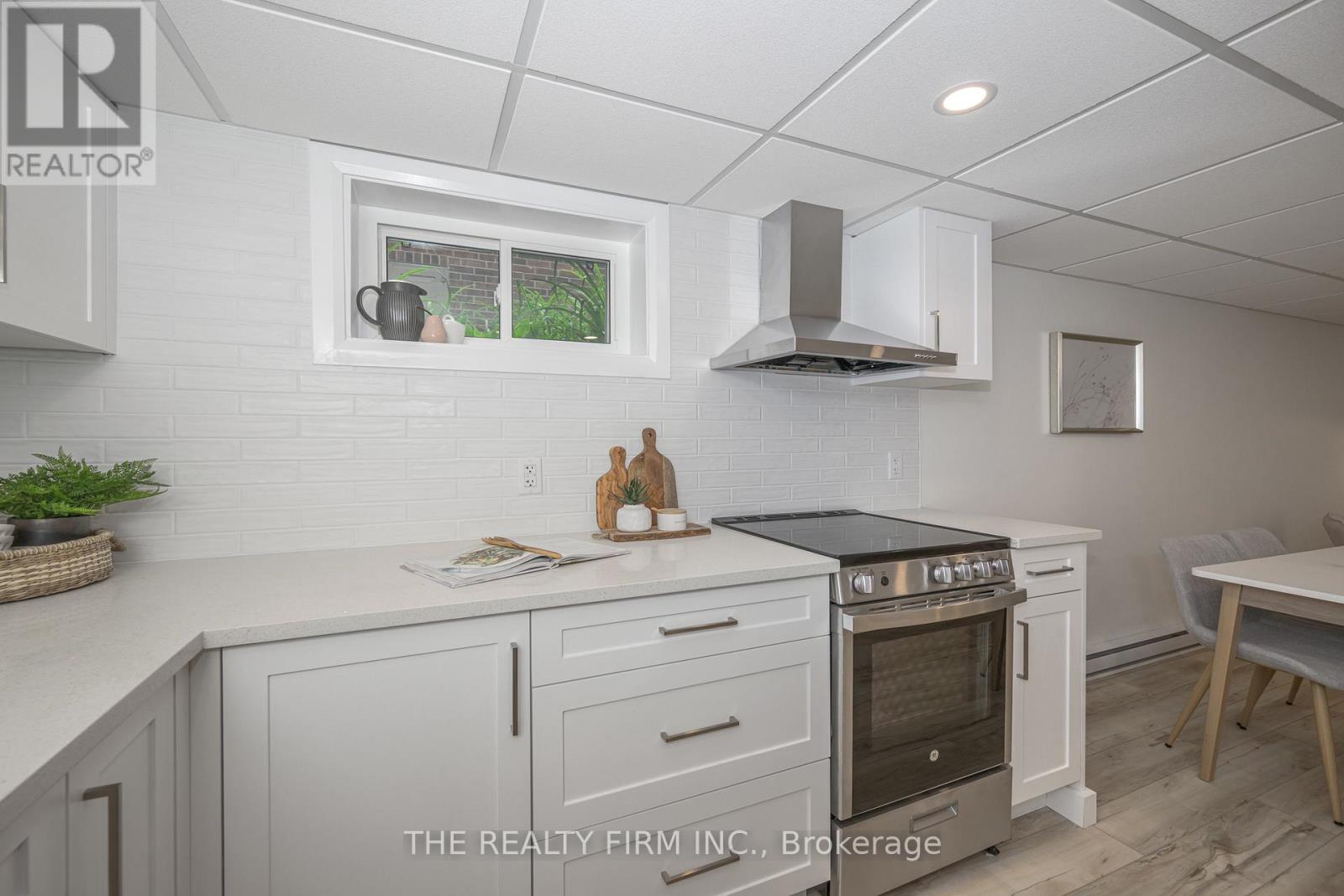 Lower - 65 Byron Avenue E Property Photo 7