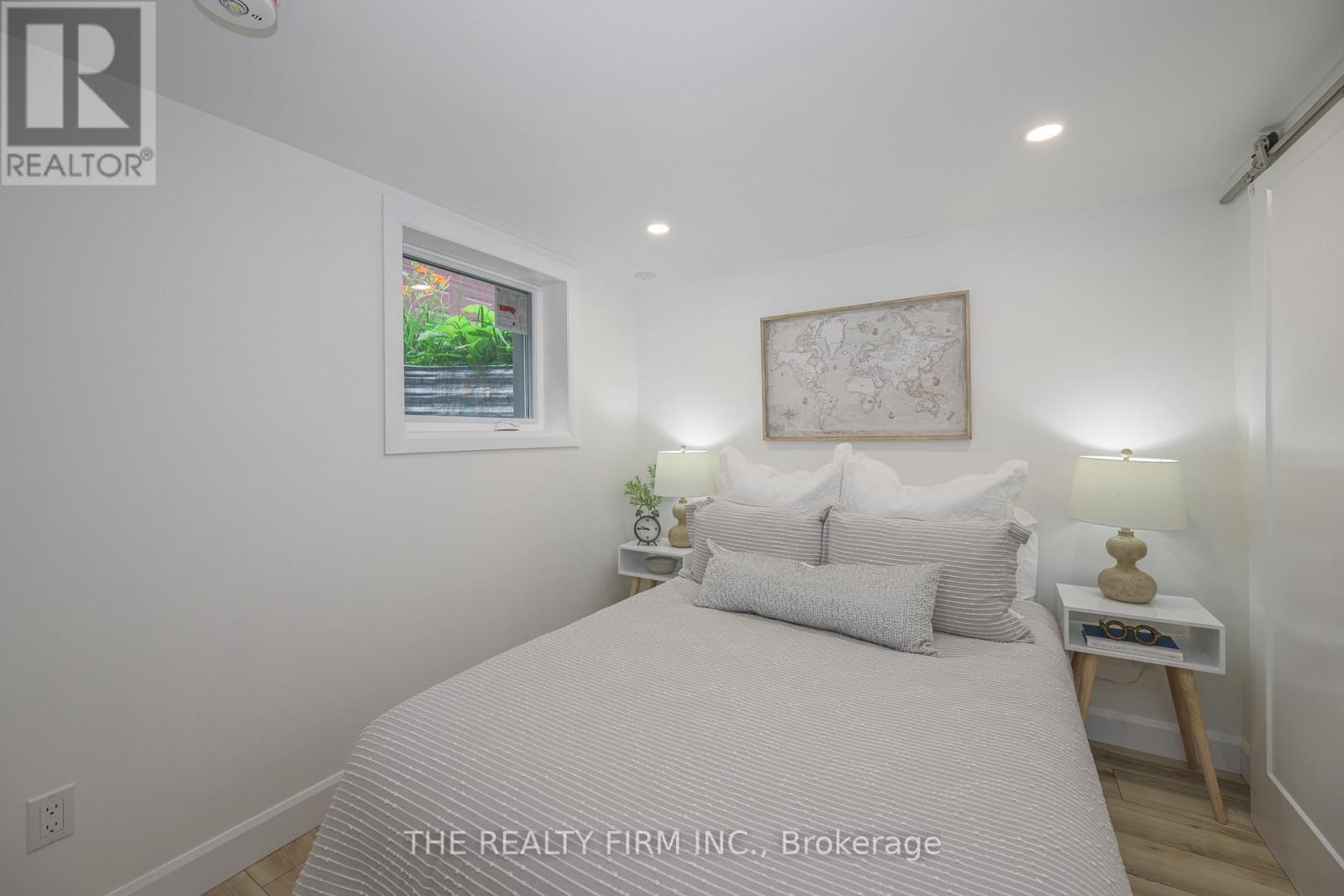 Lower - 65 Byron Avenue E Property Photo 12