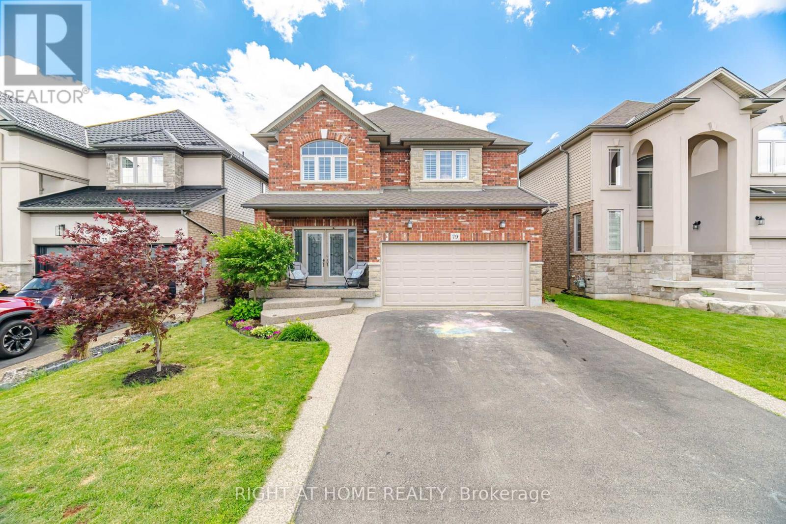 79 Garinger Crescent Property Photo 3