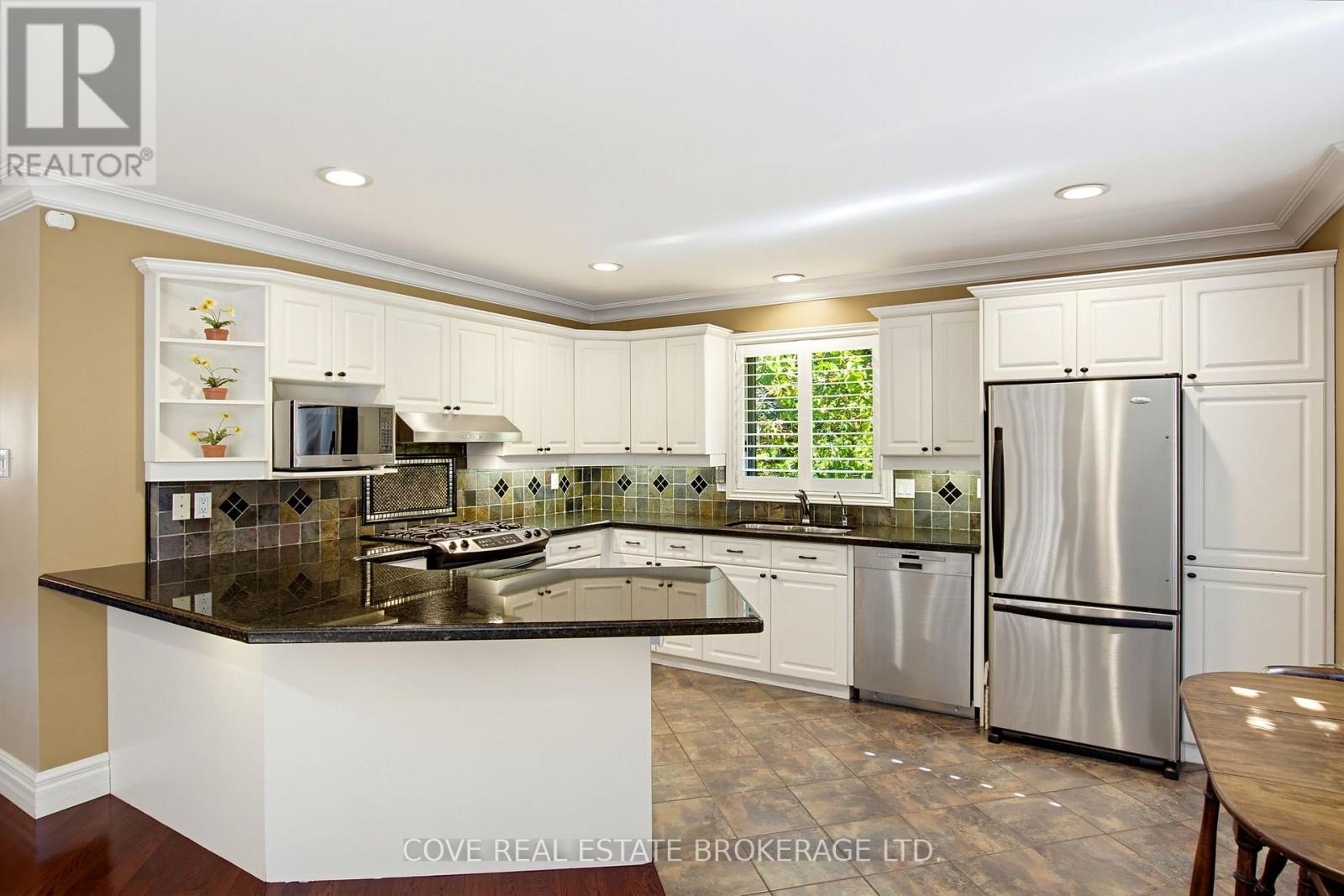 91 Sunnyside Drive Property Photo 18