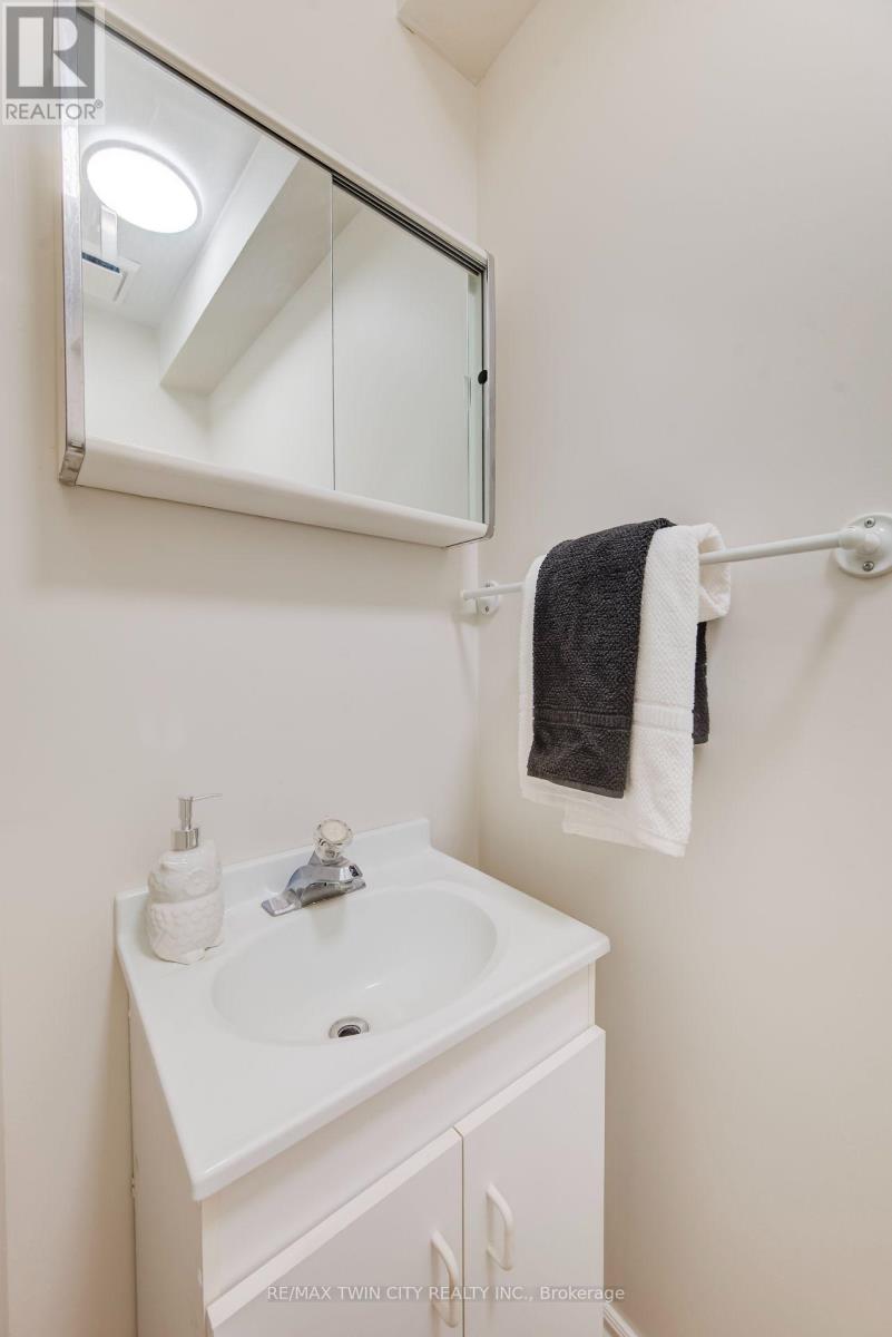 25 - 121 Morgan Avenue Property Photo 32